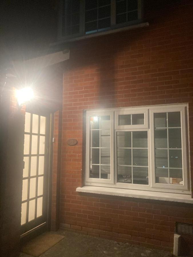 Entire Terraced Two Story Redbrick House With Parking In Secluded Cul De Sac Villa Dublin Ngoại thất bức ảnh